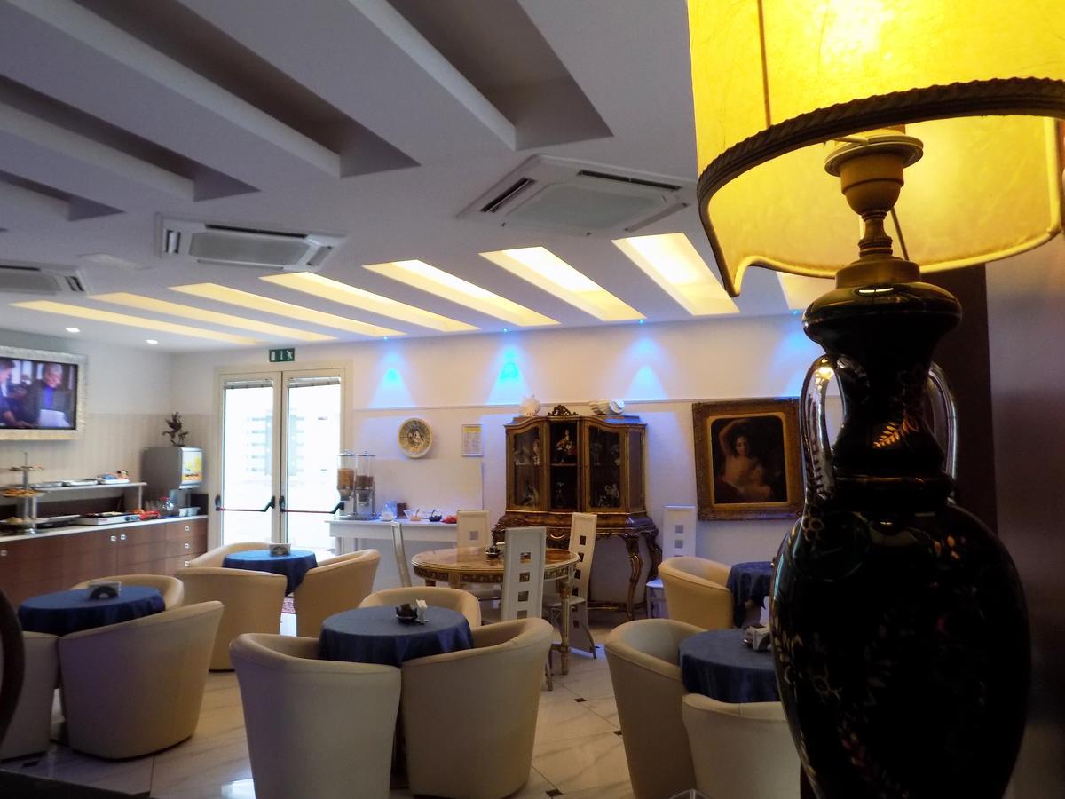 Hotel Residence Villa Del Mare Rimini Bagian luar foto