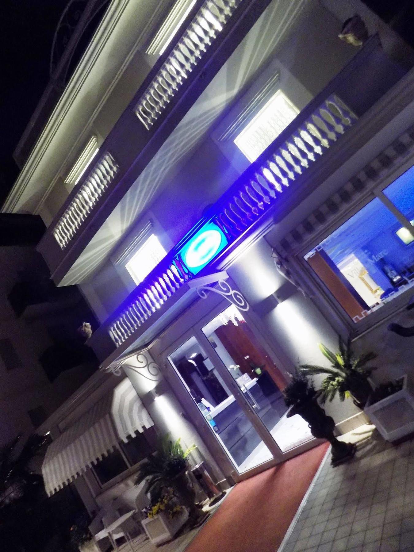 Hotel Residence Villa Del Mare Rimini Bagian luar foto